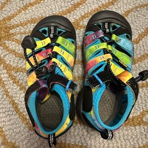 Keens toddler size 12